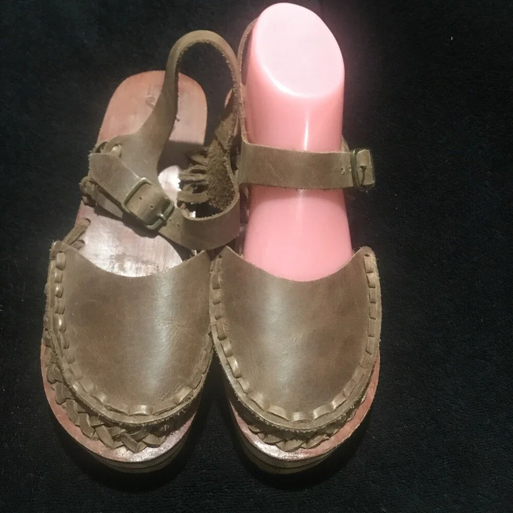 FREE PEOPLE 38/7M BROWN LEATHER WOVEN ACCENT BUCKLE ANKLE STRAP CLOGS SANDALS